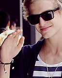 Enquanto o amor existir eu vou amar você @codysimpson (: / fui hackeada no @oursimpson . since 31/01/12 (: