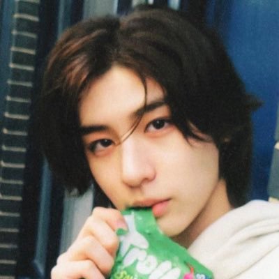 L0VLEEHAN Profile Picture