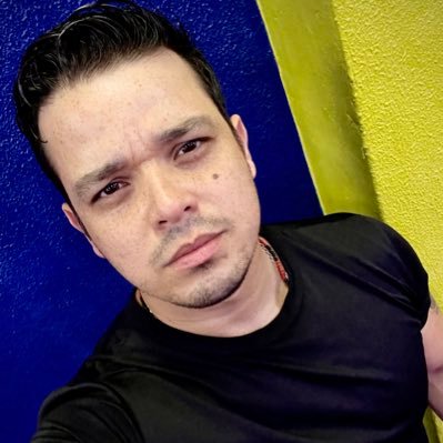 Bombeiro civil 🚒⛑
Muay Thai Figther👊😎
Baixista 🎸🎵
Instagram: @sylvamarks