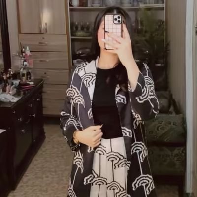 Chuphojaobas's profile picture. Arey jan e jigar idhr kidhr?