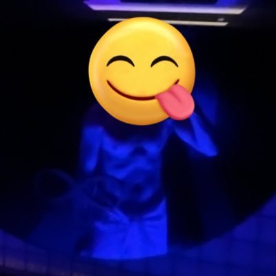 deepmilker's profile picture. On Prep! Craving for DAKS always! Bawal DDS at BBM supporters, kahit daks ka pa pag DDS ka at BBM, di ka nakakalibog!