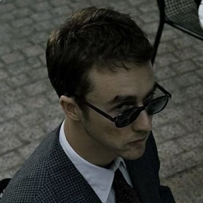 AyushZ7's profile picture. Dreamer and believer 🎭