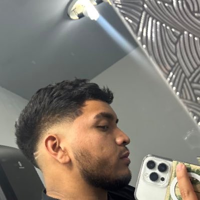 bigbuzzyb's profile picture. 