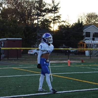 5’8,155lbs, DB/ WR, Metuchen High School Metuchen NJ, Class of 2027 Phone: 848-200-5923 Email: giovannit27@icloud.com 3.1 GPA