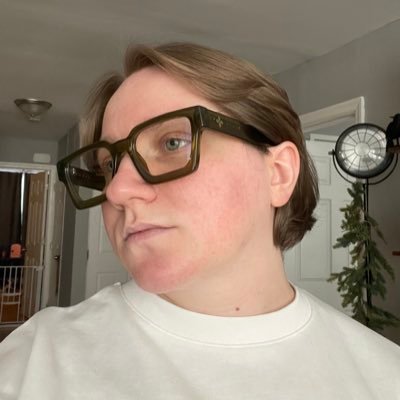 HeyitVic's profile picture. passionate about unlimited meats | she/they lesbian | 28