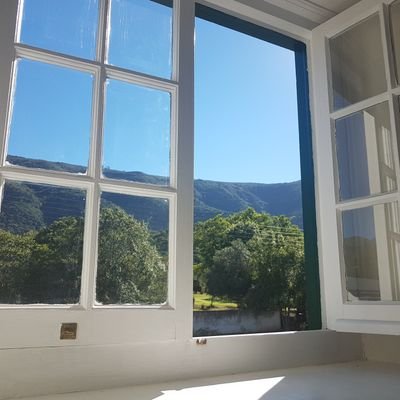 JasonLloydSA's profile picture. Economics, Politics & Journalism graduate.