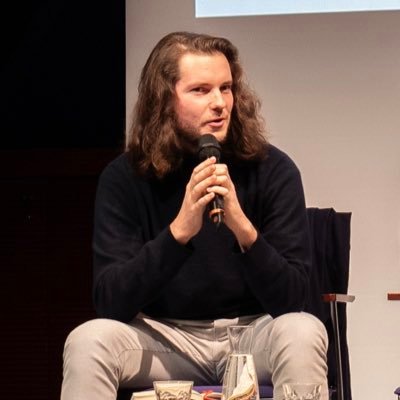 Responsable #communication TGV IN⭕️UI #SNCF🚄 🛤Fer et défaire🛤️ Also #philo #PR #Advertising 🕵️♂️ Hardly #Godseeker🙏 @Congres_Mission