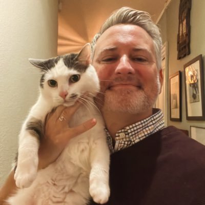 Teacher Librarian believing in 𝕓𝕠𝕠𝕜 power. Collaborator. Equality. Potter. Cats 🐈Knitter. International School of GENEVA.