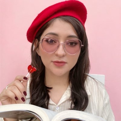 🧬 Médico de hobbie y escritora de tiempo completo. (tengo tres libros publicados, novelas en Wattpad y recito poesía en YouTube)