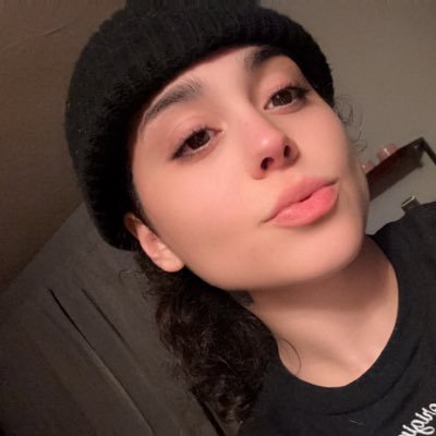 Alt acct for @ItsMeeAnya #SevBandz ifb!! #TwitchAffiliate//🔅 check out my twitch‼️❤️🎁🎅🏽🎄