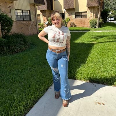 ayeyooitsbrooke's profile picture. | #LLTj #LLDad #Believein7🦁 |