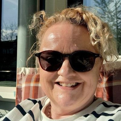 martinenanne's profile picture. Wij zijn martin en anne baaiman we zijn 16 juni 2008 getrouwd en zijn happy . En op 16 november 2010 is Bas geboren ons mooiste cadeau. Liefde voor YL oliën 🩷