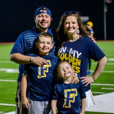 ✝️-👨👩👦👦-🏈 | Kiana’s Husband, Jackson & Parker’s Dad | @fhsgoldfootball Offensive Coordinator- QB’s | #GoldBlooded