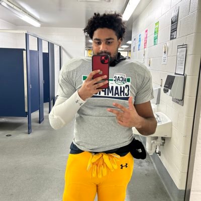 AaronKhayo's profile picture. 🏈MSJ Football 🏈 • c/o 2027