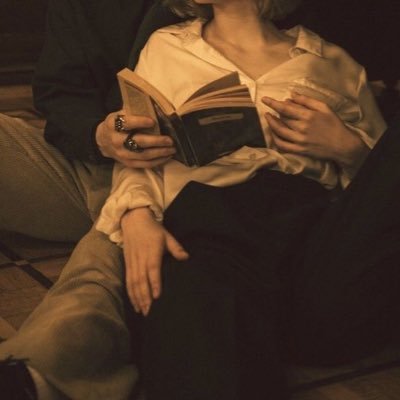 grassland_books's profile picture. 20 | she/her | 🇸🇾🇨🇦| INFP | looking for #booktwt moots ☀️