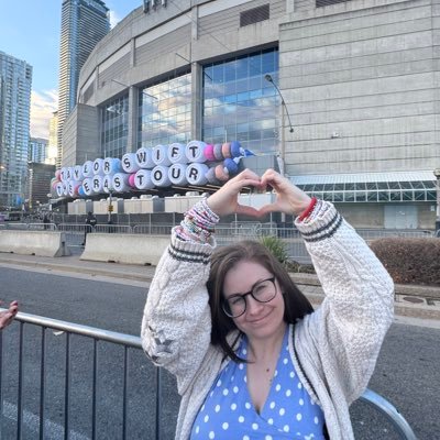 Swiftie since 2007💕 28 • Speak Now, folklore, and evermore stan💜 • 🇨🇦 • #1 Robin stan🤍 • Toronto N3 • TNx1