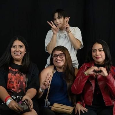 Lic.comunicación//Manufacturing
Fandoms🎶Aroha 💜-like doramas.
Feliz mente Enamorada de Carlitos 💕.
La luz que te acompaña brilla cada mañana .