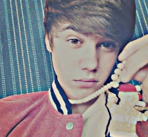 Mange_ta_merde's profile picture. Bonjour , Bonsoir , salutation .
Tu vois le bouton follow en dessous ? et bien clique dessus et je te donne du pain . 
#Weezy .
@SmokeWeed___ mon amoureux ♥