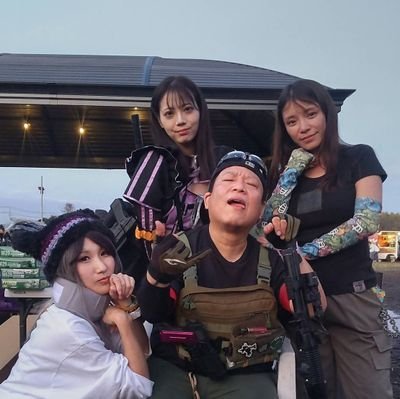 俺の自己紹介を見てるって事はそこそこの暇人ですね?わかりますよぉ!運送、武器屋、フィールド、週末カラオケ屋さんやってます!求人とかもしてるから興味があったら相談してくれよな!アニメとゲームをこよなく愛する男です、カラオケもアニソン(古め)をよく歌うぜぇ!ためにならない事しか書かないからフォローは気が向いたらでいいぞぉ!