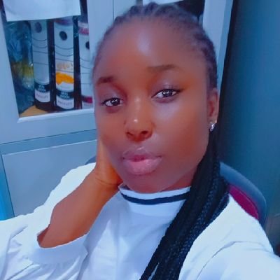 Vivian73897487's profile picture. simple