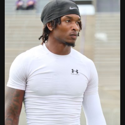 #JUCOPRODUCT 6’2 190 💫 3.0 gpa. 42 inch vertical 3142034377 full qualifier AA in hand. 3 years of eligibility