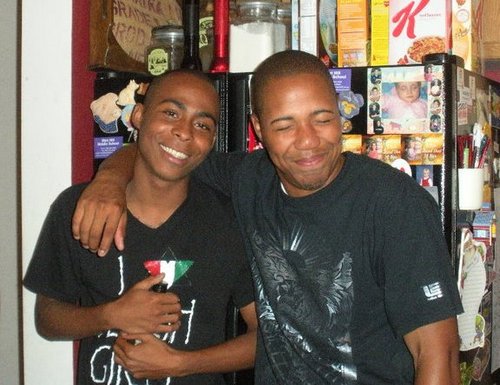 Jonhuntley01's profile picture. Party and bullshit