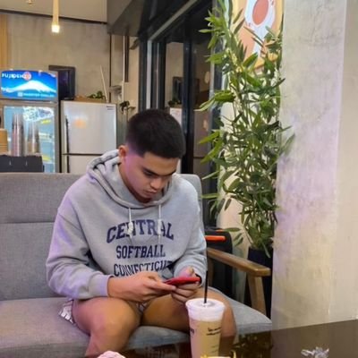 Ball is life 💯🏀
Mr. Liceo 2018 1st Runner Up 👑
Ginoong Calauan 2019 1st Runner Up 👑