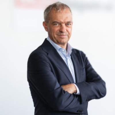 Były prezes 4 spółek giełdowych,bankier inwestycyjny,finansista, a przede wszystkim mąż,ojciec i sportowiec👍