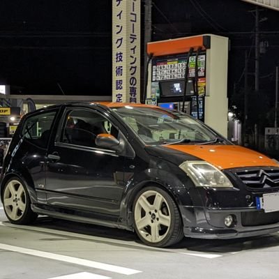 ステーションワゴンほしいなで行き着いた車がSAAB93スポーツエステート。
そして修理放置されてたシトロエンC2の直す目処が立ったがあまりの高額修理で、手放しマニュアルだったVTSを引っ張ってきてもらうことに。
沼にハマったおっさん。