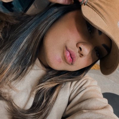Carioca 🏝 24 anos 🔞 fitness 🏋️♀️ aventureira 🌍 abençoada 🙏🏽 amo minha família ♥️
