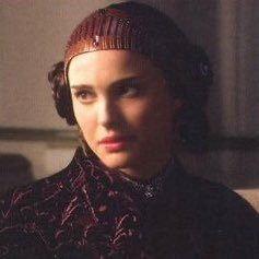 daily posts of everyone’s favorite senator (and her husband) in a galaxy far, far away.