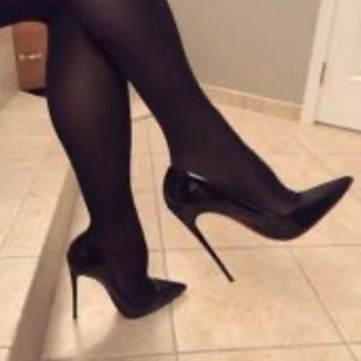 Unica tua regina e dominatrice 💋 calze velate e piedi sexy