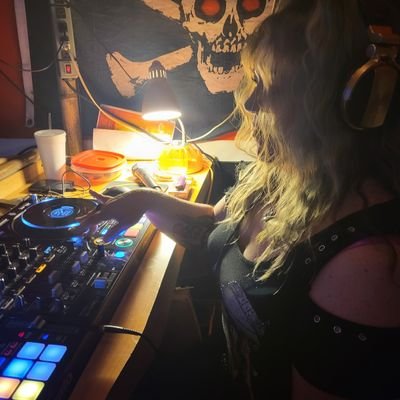 DJ 🍒 Cheri-with Cheri Khaleesi Entertainment
Follow on IG: @djcherikhaleesi
TikTok: @djcherikhaleesi
FB: Cheri-Khaleesi Thomas
EDM Festival 💗🌈-🩷EDM🎧BASS🩵
