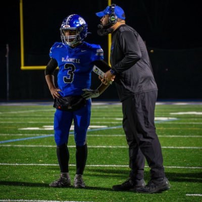 Head Football Coach | @FootballBunnell | #BrickByBrick | SCSU Alum |AΦA|✊🏾 BLM | Special Education Teacher |✝️ | #Font | 963 | NL |