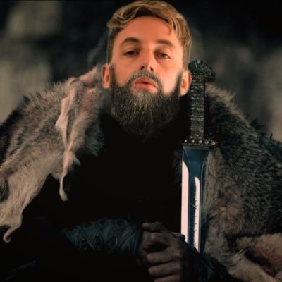 Hijo del todo poderoso odin y antecesor de maestro Splinter . Vivo para morir en combate . Dt De @SplinterDeLyon jugador de @VikingsFc_of