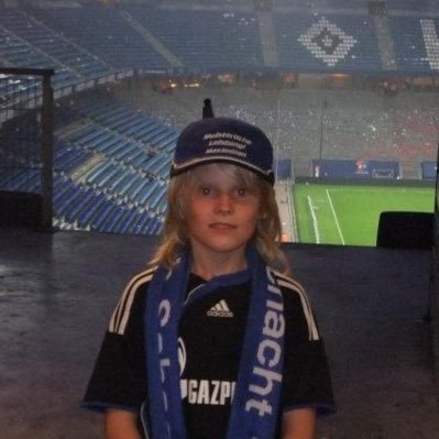 19maxi04's profile picture. 