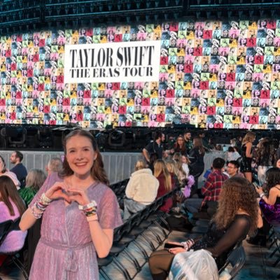 ✨i’m the problem✨ 🇨🇦•28• one time Taylor liked my tweet where I said she chose violence💀
