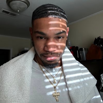 cool ass nigga getting money and tweeting shit 💸💸 Instagram @chasinbagsjay #keeppounding