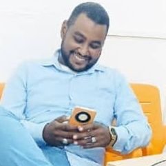 إن البقاء معي أمر صعب، فأنا لا اعطي إلا القليل لكنني أُعطي أشياء حقيقية ، اشياء لا تغادرك حتى وإن غادرتني