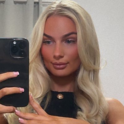 sophiebishop98's profile picture. 