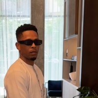 Tayo (@tayposted) Twitter profile photo