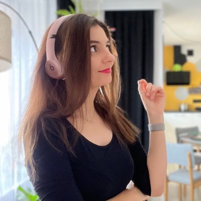 JoannaYlaine's profile picture. One step back, two steps forward, with a lunge • #VolleyFamily • #books and a little bit of #kpop
