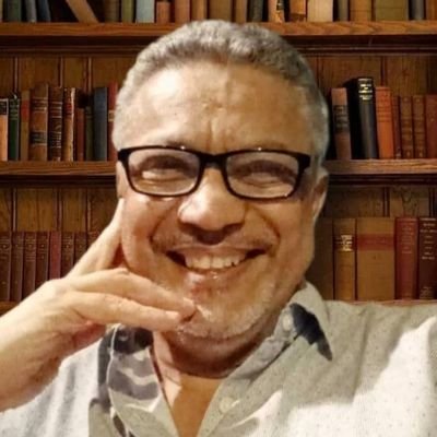 Josue 1:9.Esfuerzo y valor.Empresario Agrícola,amante del Jazz,Caballos de Paso.
CEO @ASESORAP, Miembro @OBSCPM,
Ex Presidente electo del @PMGuayas, Escritor.