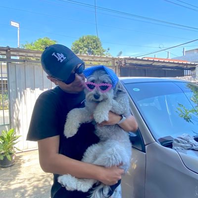 johnchingav's profile picture. 