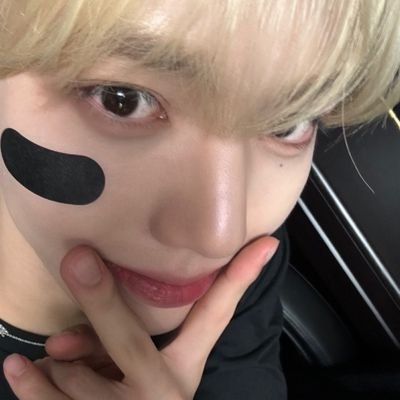 🐈‍⬛ jiwoong ๋࣭ ⭑⚝                                                                  ➥ zerose, carat, welo, may 𖤐⸒⸒