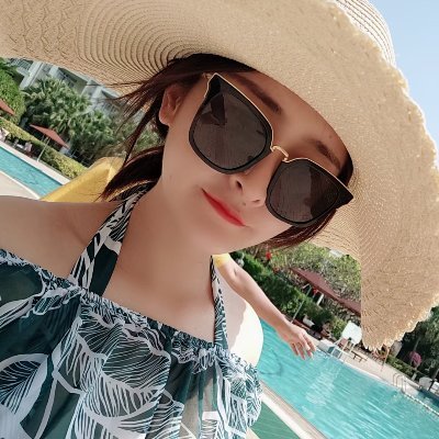 一个简简单单的新疆女孩,喜欢吃喝玩乐,把美食推荐给大家的爱吃博主。100%互fo%100%🌷🌷🌷