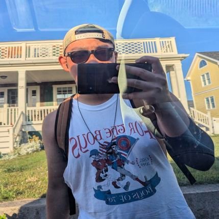 20 | YouTuber | Musician | Business Management Major | Contact Link in bio