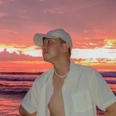 carrlsantos's profile picture. 