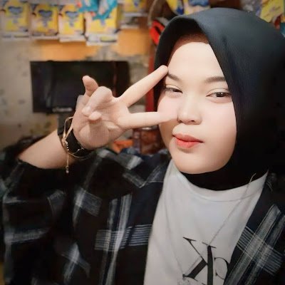 fitriani_d87079's profile picture. 