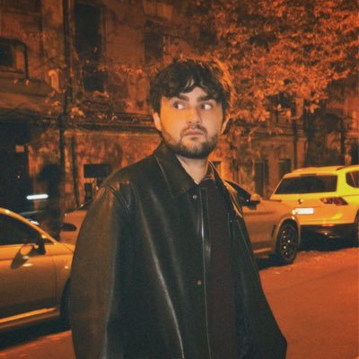 MrAlexeyLive's profile picture. Киïв.несмiшно шуткую над вашими свiтлинами